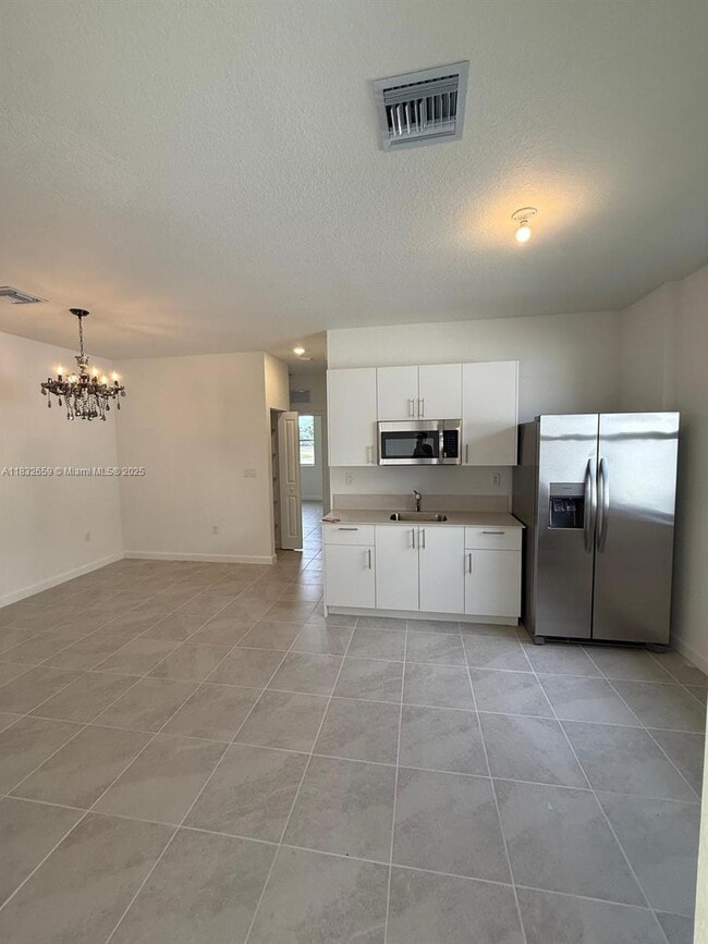 Photo - 2942 SE 23rd Ave Unit 0