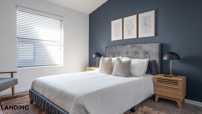 Photo - 1071 Clayton Ln Unidad M1403