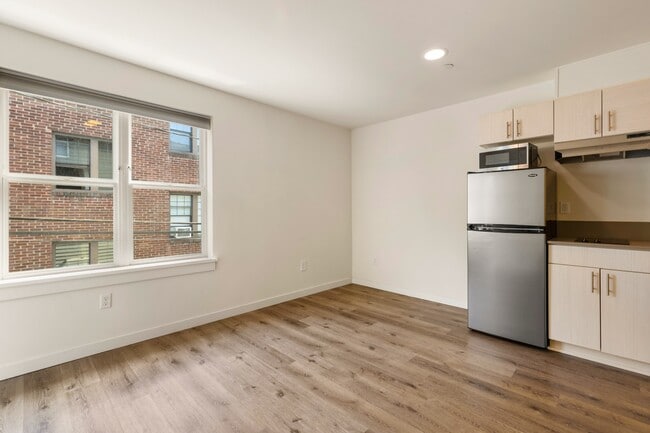 Building Photo - Modern Apartments in Prime Queen Anne Loca... Unit 201