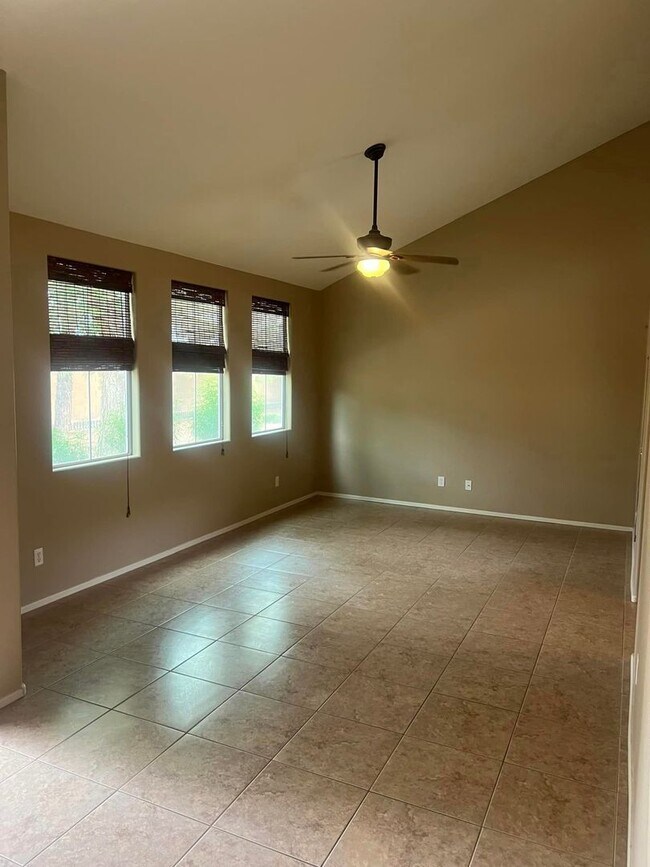 Photo - 4-bedroom and loft in the Willows with com...