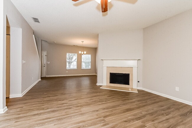 Photo - 1618 Thornwick Trace