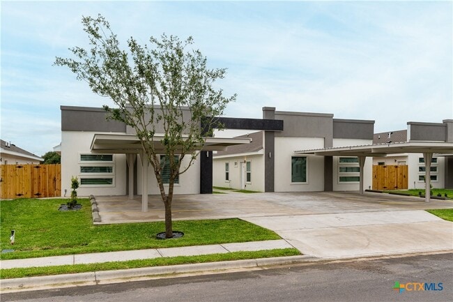 Building Photo - 1707 Angelina Dr Unit 2 Rental