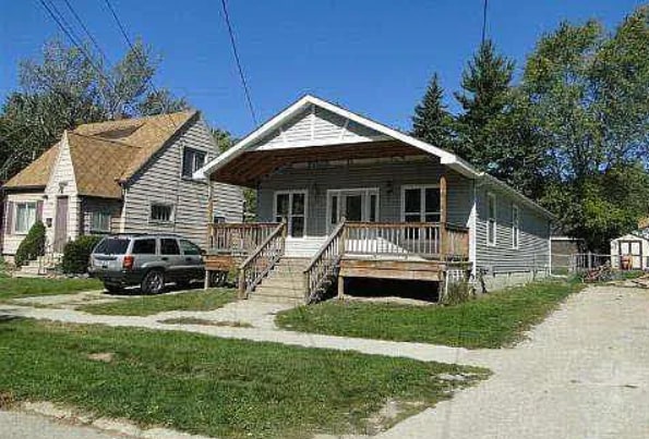 Building Photo - Charming 3BR Pet-Friendly Home with AC & In-Unit Laundry in Flint - $1100/mo!