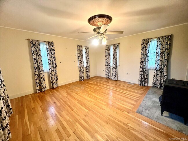Photo - 57 Hubbard Rd