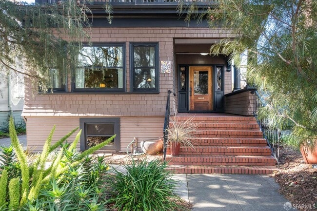 857 Laurel St