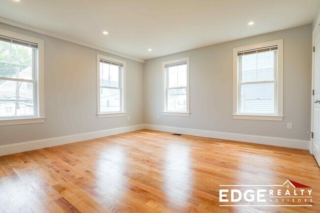 Photo - 28 Portsmouth St