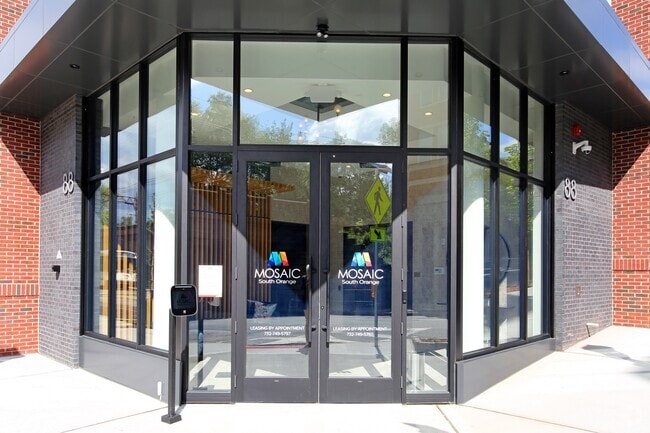Main Entrance - Mosaic South Orange Rental