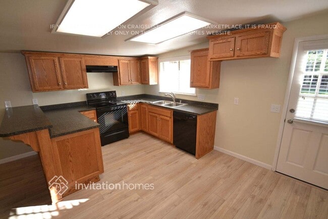 Photo - 1330 Campus Ave