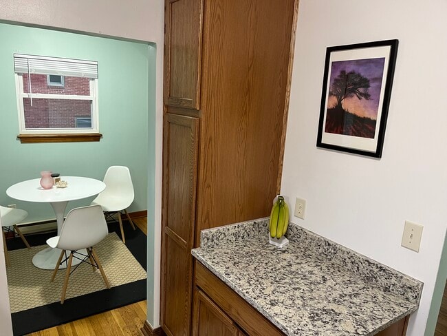 Pantry with roll-out drawers - 1413 Grace St