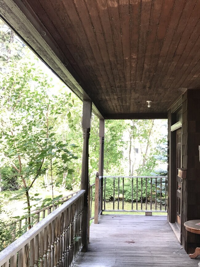 Photo - Beautiful 5 Bedroom 2 Bathroom Home in South Minneapolis!