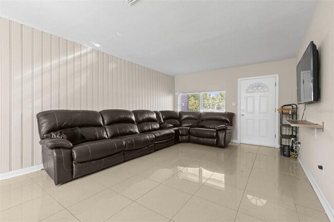 Photo - 1817 Heather Ave