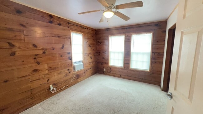 Photo - 2716 Deer St