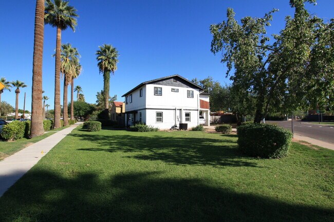 Photo - Rare Find in the Coveted Cheery Lynn Historic District!