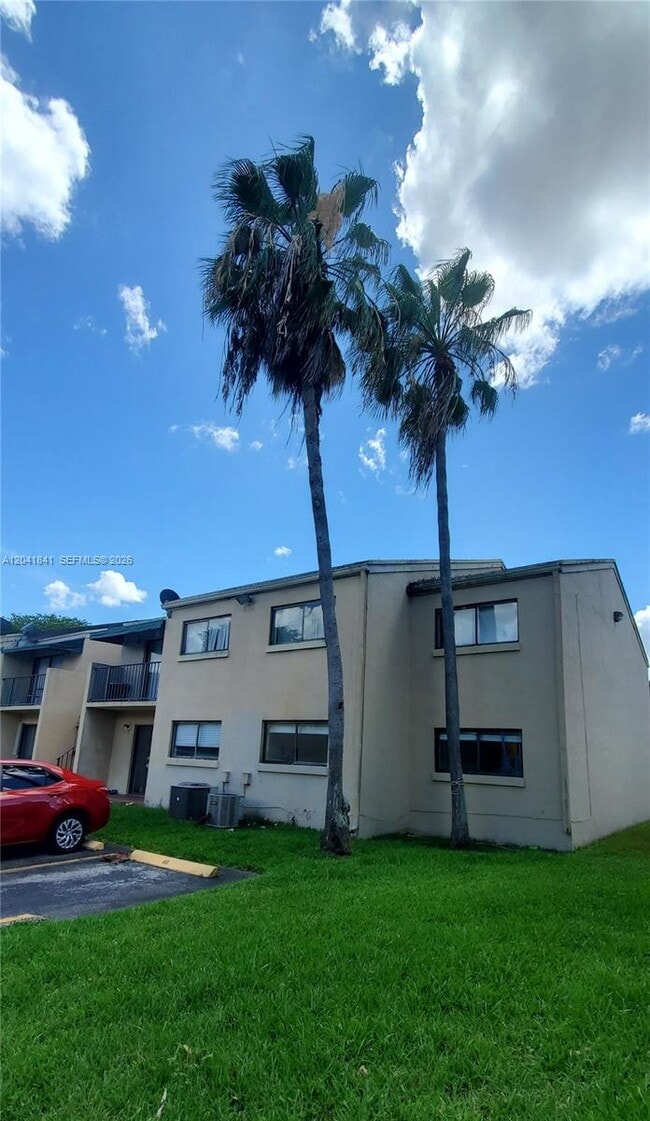 Building Photo - 7405 SW 152nd Ave Unit 101-3