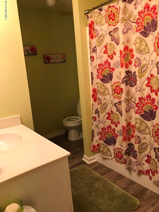 Photo - 4146 Breezewood Dr Unit 202