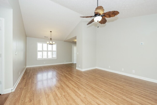 Photo - 537 County Farm Rd