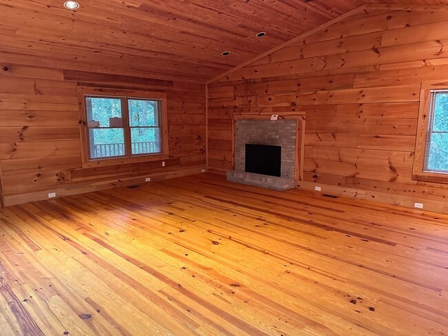 Photo - Secluded 1 Bedroom Cabin in Belmont!