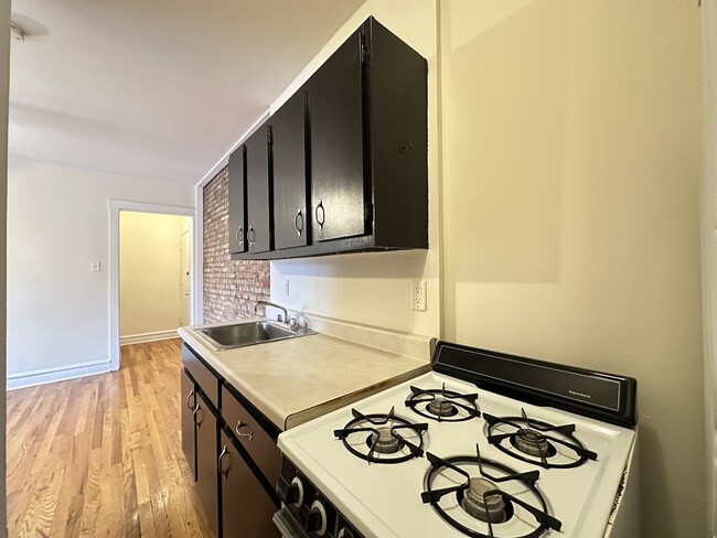 Photo - 960 W Cornelia Ave Unidad B2