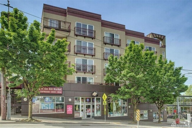 Building Photo - Stylish 1-Bedroom in the Heart of Capitol ... Unit 302 Rental