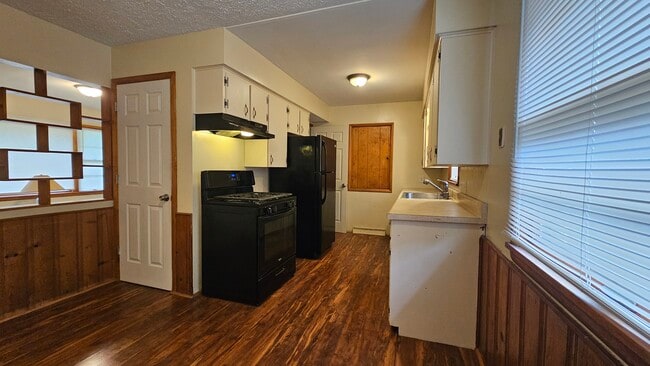 Photo - 570 Wyandot Ave