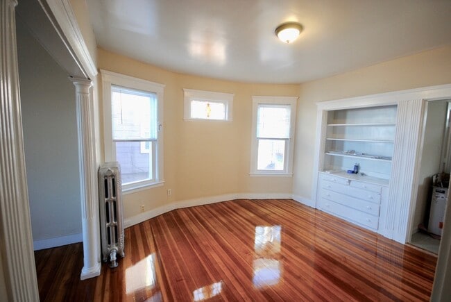Photo - 139 E Cottage St