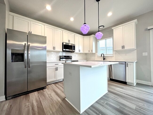 Photo - 1502 NE Savana Dr