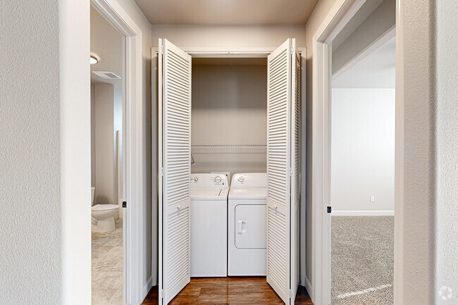 2BD, 2BA - 1127SF
