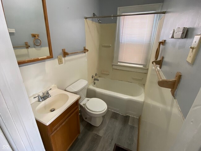 Photo - 1604 W 15th St Unit C