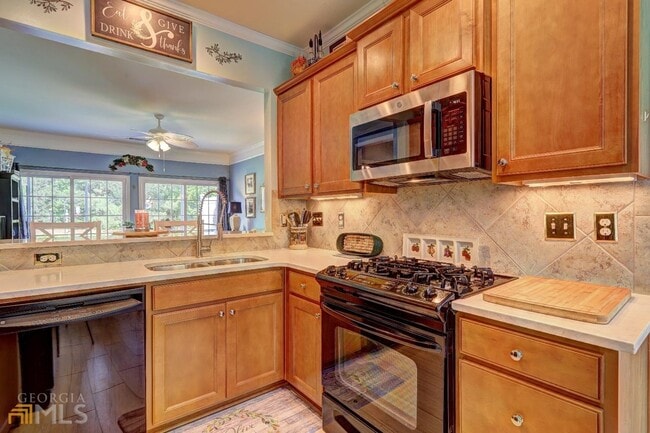 Photo - 143 Begonia Ct
