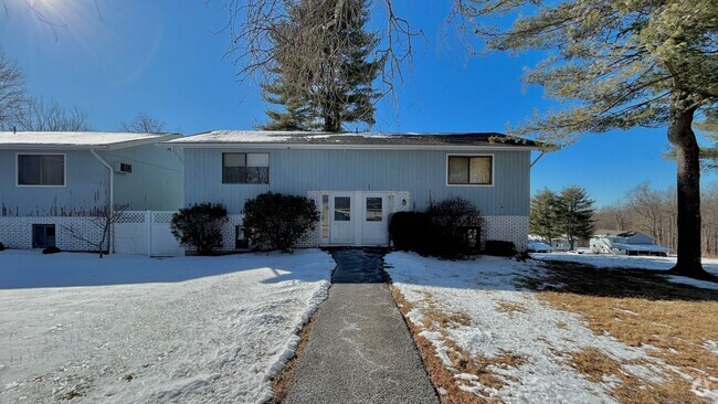 Building Photo - 5 Cedarbrook Rd Rental