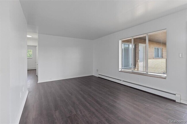 Photo - 11611 Morang Ave