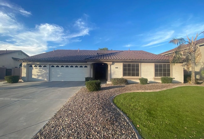 Photo - 1430 E Crescent Way