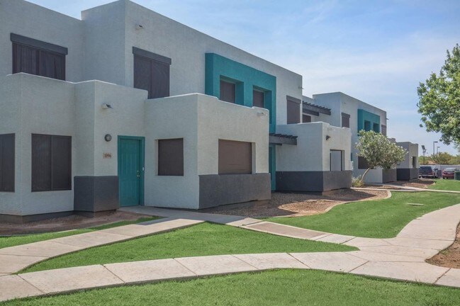 Desert Eagle Apartments For Rent in Glendale, AZ