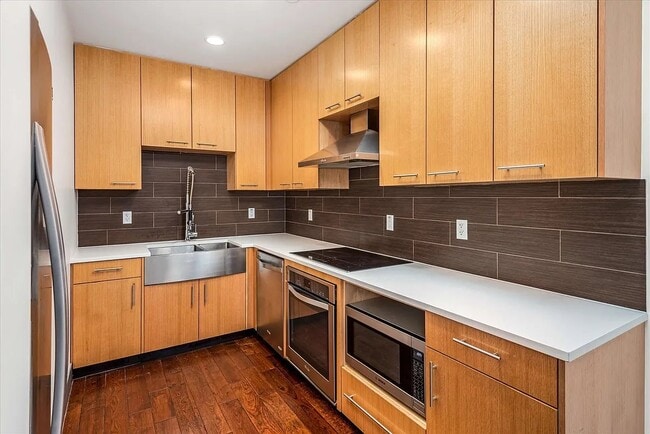 Photo - 42-60-60 Crescent St Unit 3E