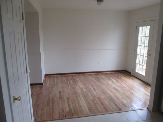 Photo - 5283 Ilchester Rd