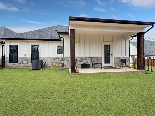 Photo - 405 Ridgeview Rd