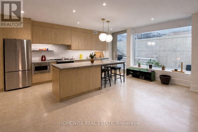 Photo - 1540 King St W Unit 1D