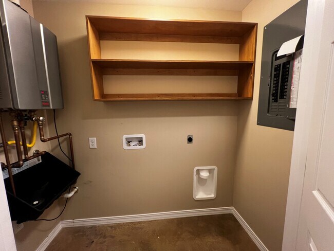 Photo - 1137 Herbert St NW