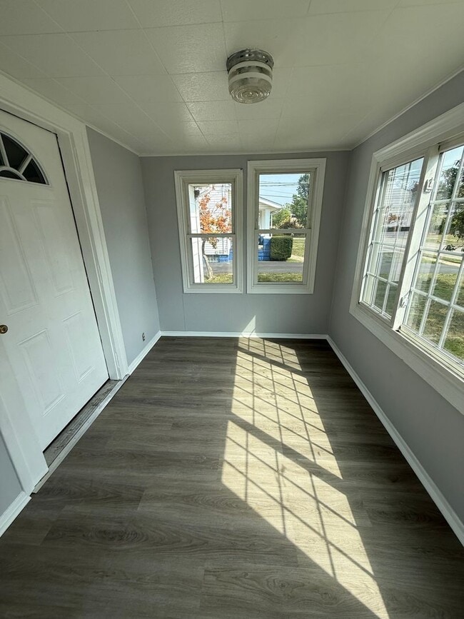 Photo - 3bd Single Euclid