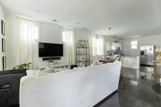 Photo - 1211B Litton Ave