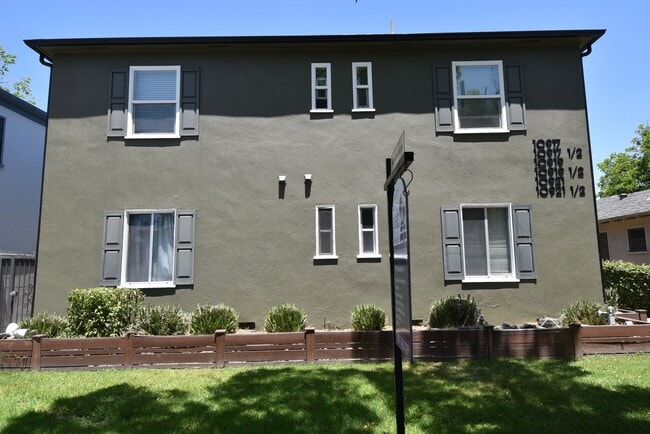 Building Photo - 10919 Camarillo St Rental