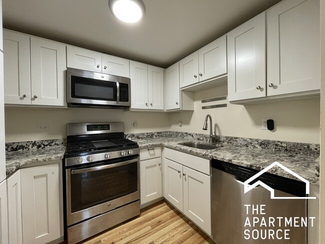 Building Photo - 2501 N Kimball Ave Unit G