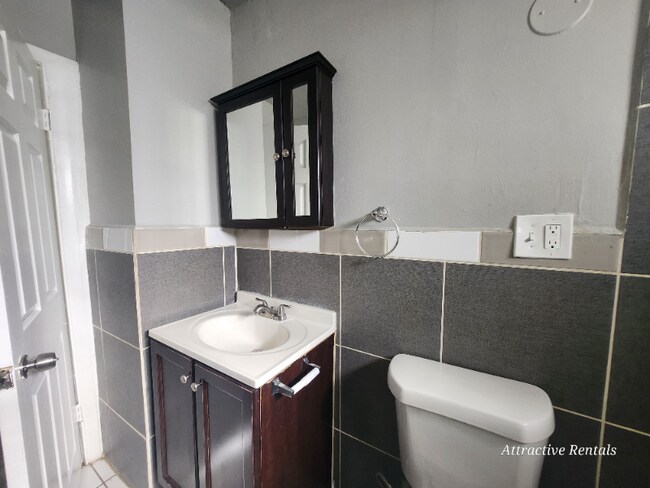 Photo - 7053 S Dante Ave