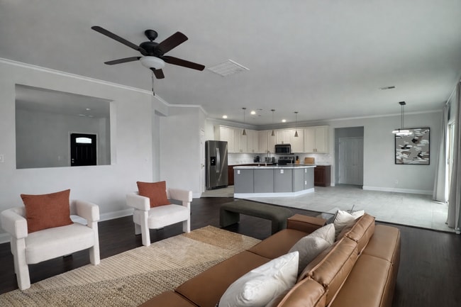Large open living home - 429 Indigo Ridge Dr