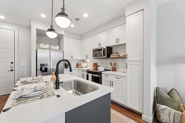 Photo - Tisdale at Lakeline Station