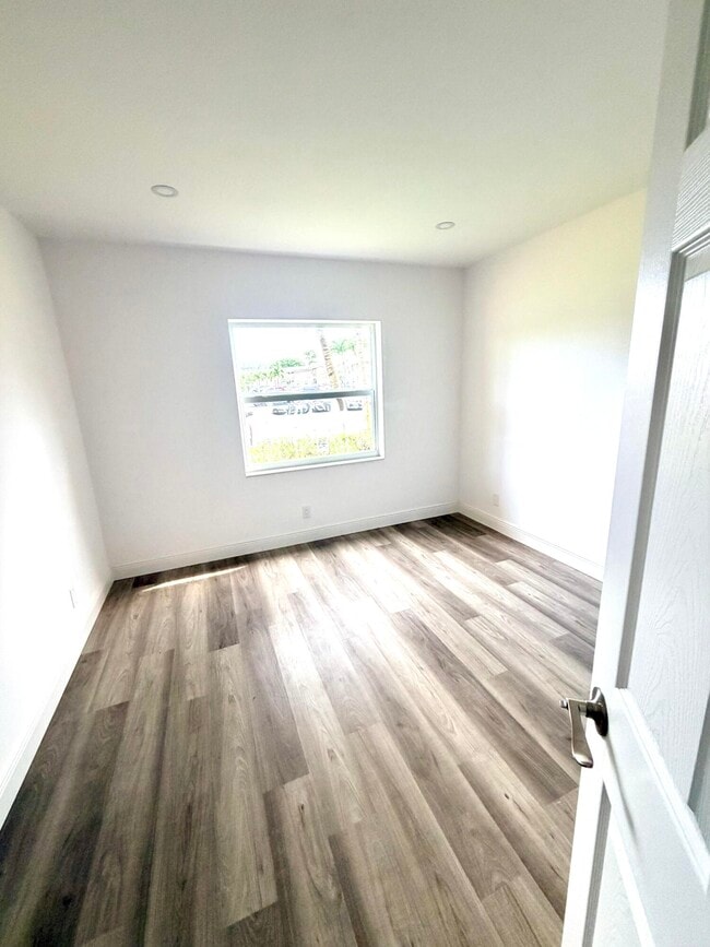 Photo - 1766 Abbey Rd Unidad 105