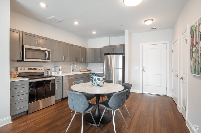 2 BR, 2 BA - 1,162 SF