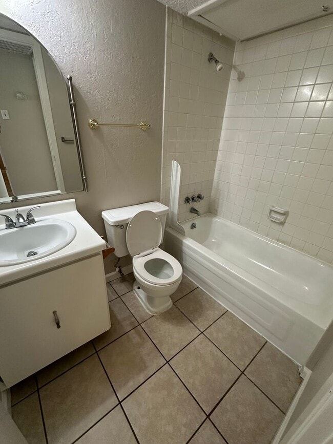 Photo - 1BD/1BA Condo located on the Germantown/Me...