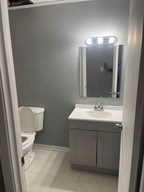 Photo - 406 Scotsdale St