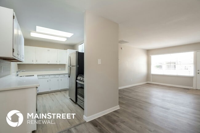 Photo - 1933 E Fayette Vista